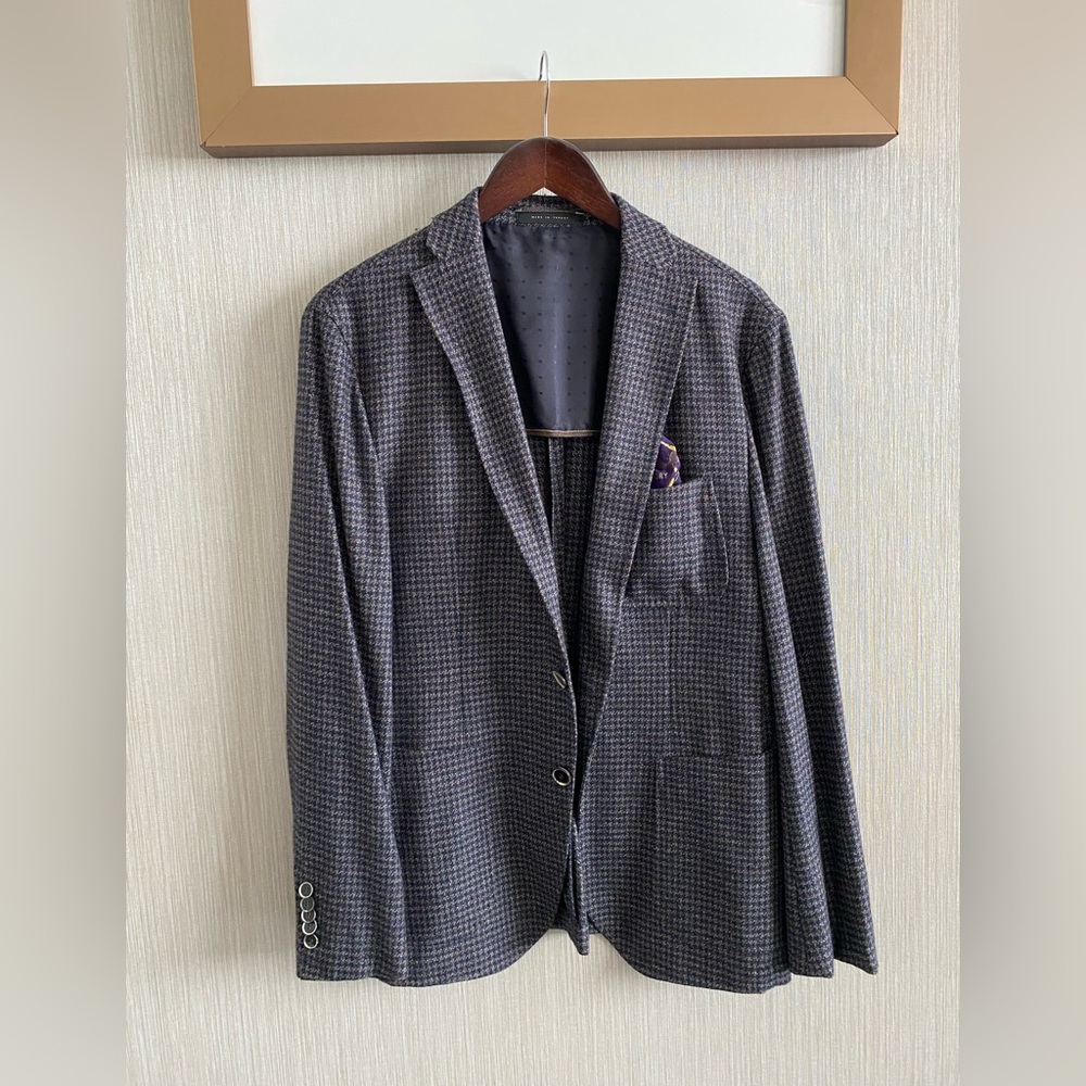 Boss Navy and Tan Houndstooth Blazer